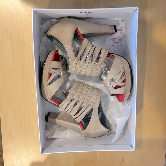 Calvin Klein Dail Platform Heel Sandal - Picture 1 of 6